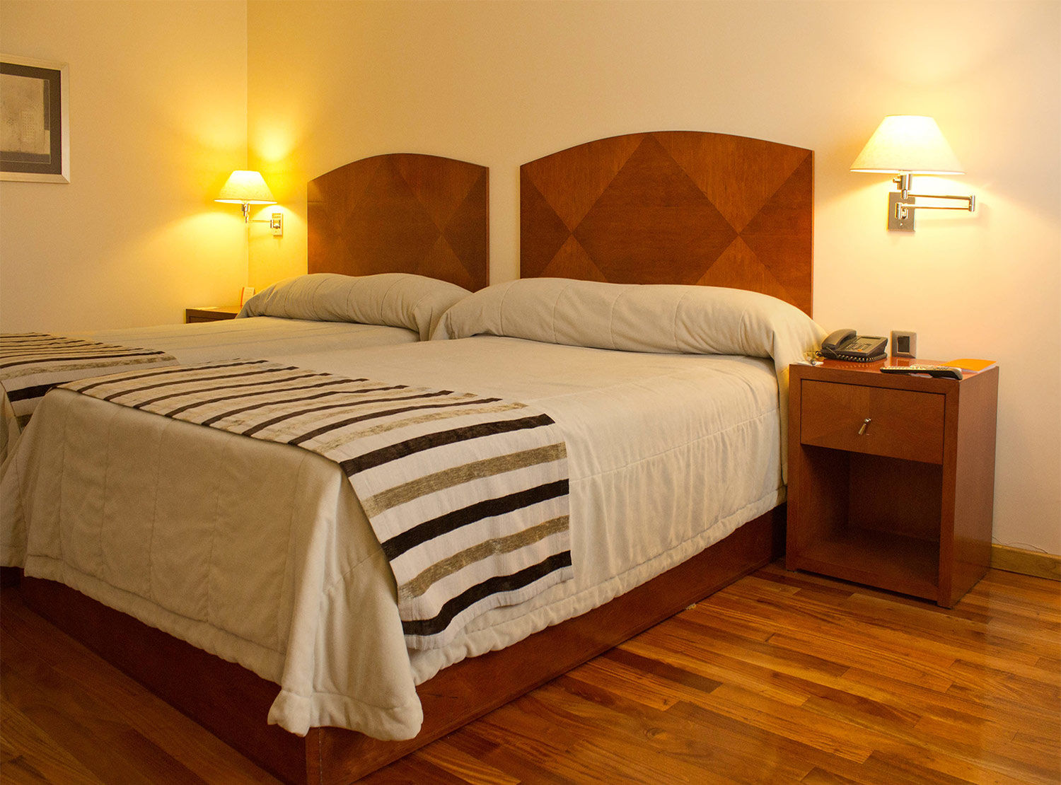 Hotel Grand Brizo Comahue à Neuquén Extérieur photo